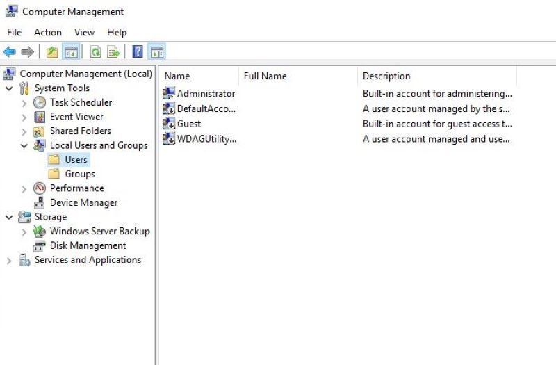 Trong mục Computer Management chọn “Local Users and Groups”