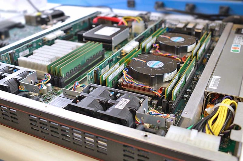 Blade Server hoạt động mạnh mẽ với tốc độ xử lý nhanh chóng